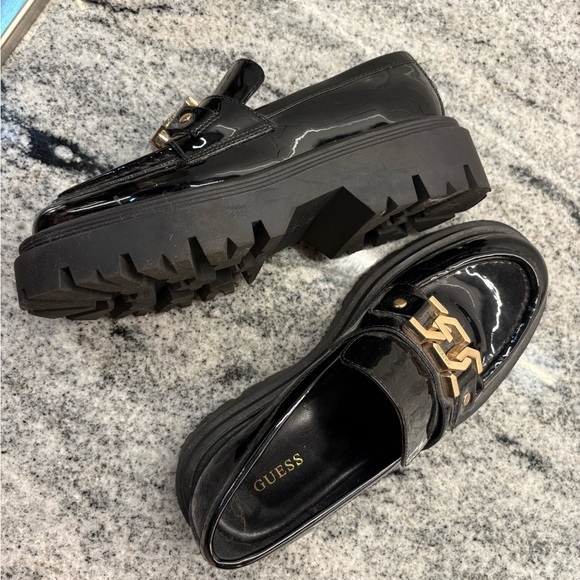 Guess Keates Lug-Sole Loafers - Picture 4 of 6